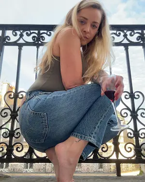 Photo - Liza Del Sierra MYM